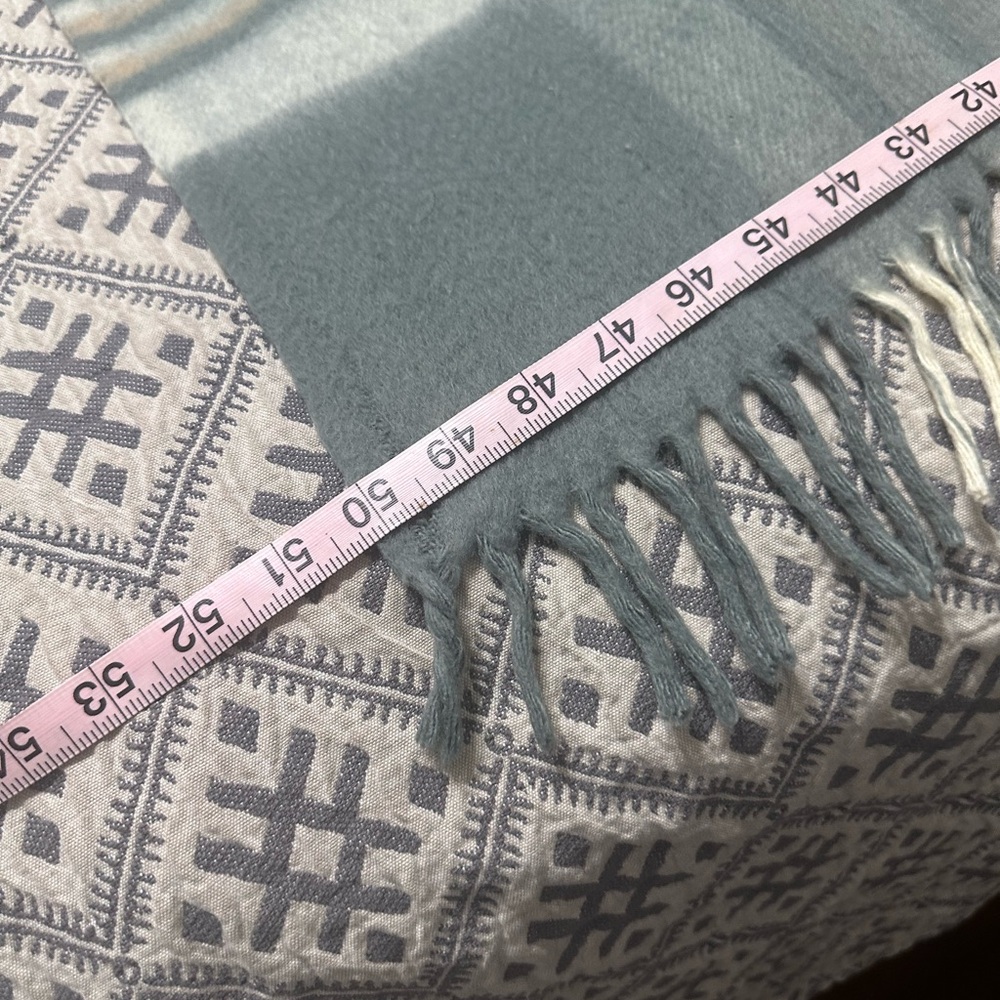 Warm throw - Picture 8 of 8